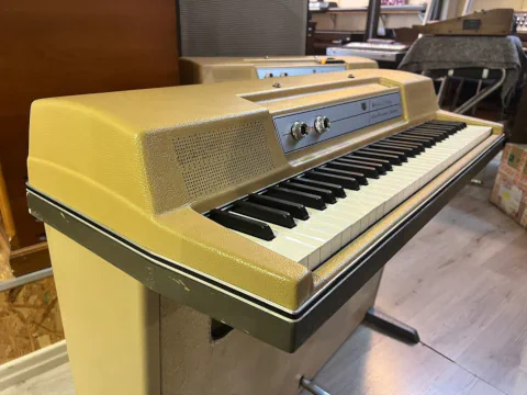 Wurlitzer 206a electric piano