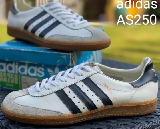 Adidas Vintage 70s Sneakers